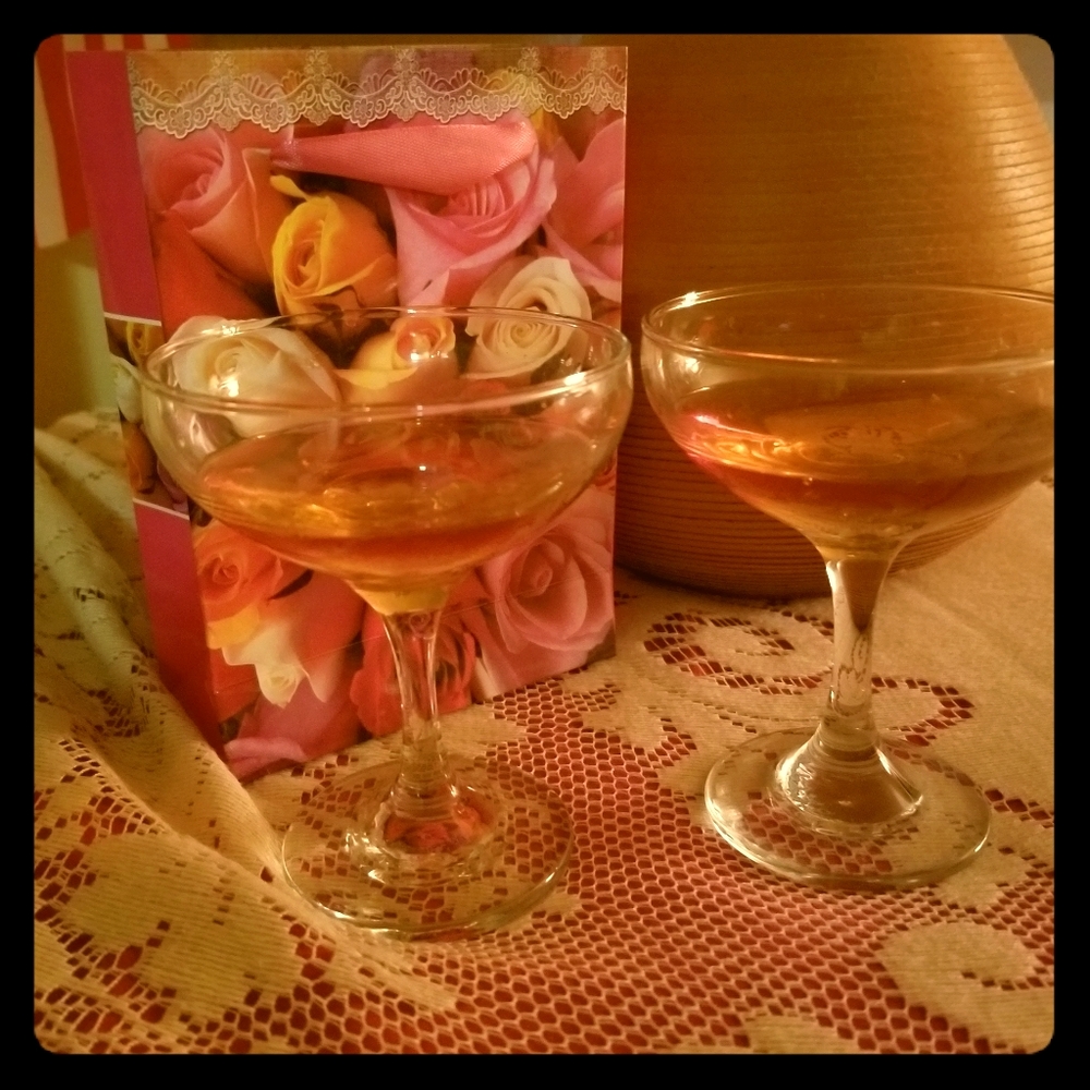 Vintage 2 champagne glasses